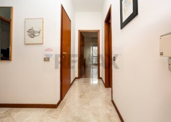 Hall / corridoio - Appartamento via roma
 
87, Rozzano - foto 31