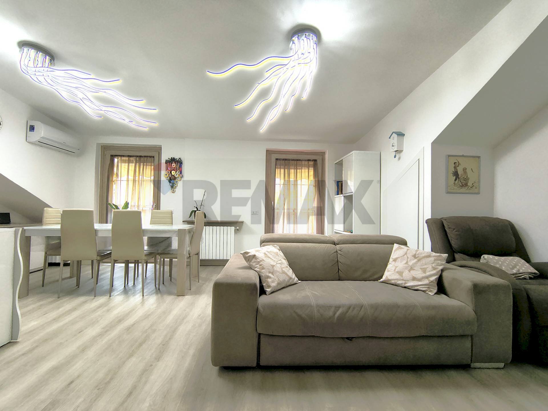 Sala da pranzo - Casa indipendente via Gabriele D'Annunzio
 
23, Canegrate - foto 3