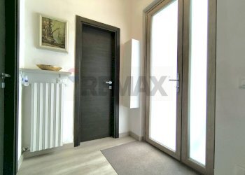 Hall / corridoio - Casa indipendente via Gabriele D'Annunzio
 
23, Canegrate - foto 33