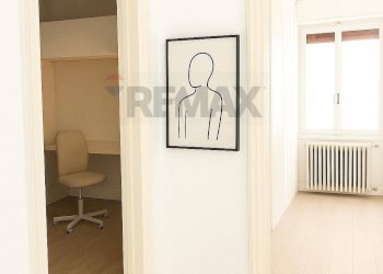 Hall / corridoio - Bilocale VIA CESARE BATTISTI
 
1, Vedano al Lambro - foto 10