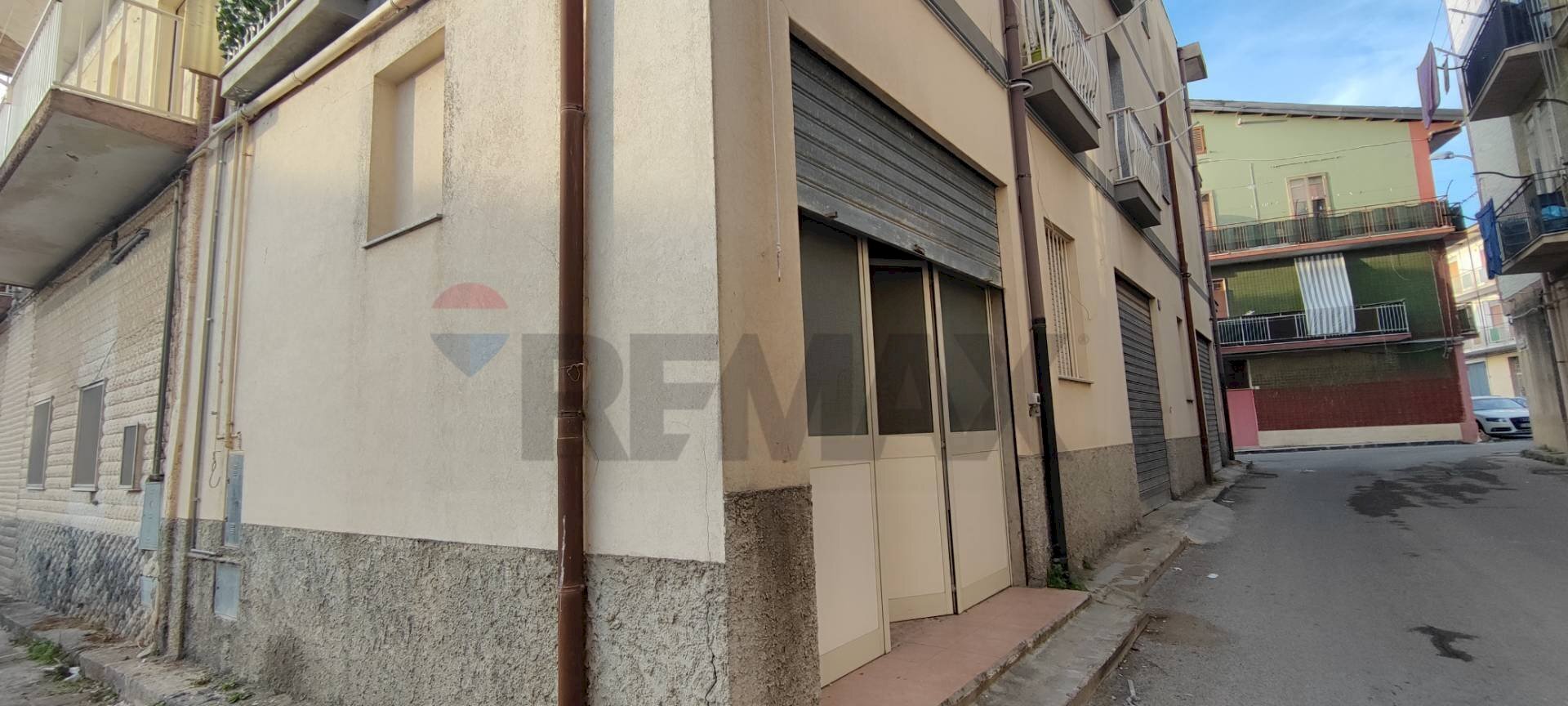 Edificio all\'aperto - Commercial Premises VIA TAGLIAMENTO
 
6, Caltagirone - photo 3