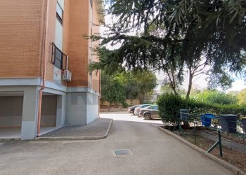 Edificio all\'aperto - Appartamento Via degli Ulivi
 
1, Castelluccio dei Sauri - foto 13