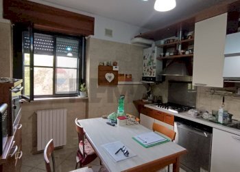 Cucina - Appartamento Via degli Ulivi
 
1, Castelluccio dei Sauri - foto 30