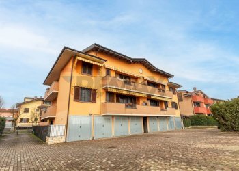 Edificio all\'aperto - Trilocale Via Libertà
 
22, Carpiano - foto 26