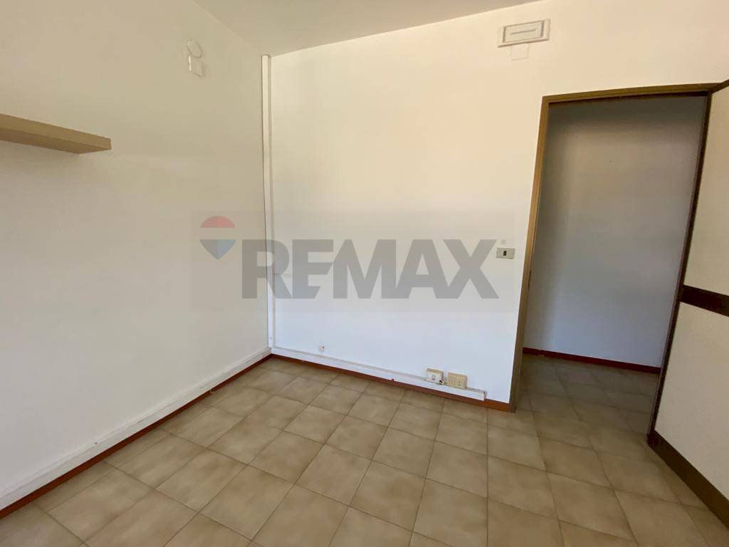 Stanza vuota - Office viale Teracati
 
104, Siracusa - photo 3