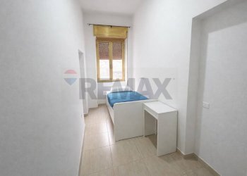 Camera / camera da letto - Trilocale Vico Dei Tinellari
 
9, Napoli - foto 12