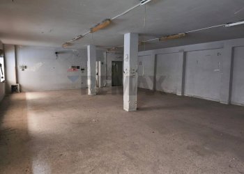 Parcheggio - Stabile - Palazzo Napoli - foto 4