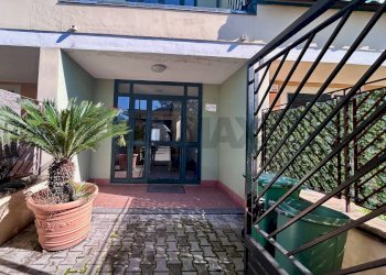 Terrazza - Trilocale Via Circumvallazione Parco Le Palme
 
105, Palma Campania - foto 2