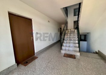 Scale - Trilocale Via Circumvallazione Parco Le Palme
 
105, Palma Campania - foto 3