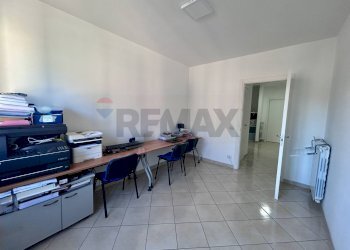 Ufficio - Trilocale Via Circumvallazione Parco Le Palme
 
105, Palma Campania - foto 16