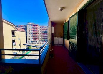 Balcone - Trilocale Via Circumvallazione Parco Le Palme
 
105, Palma Campania - foto 27