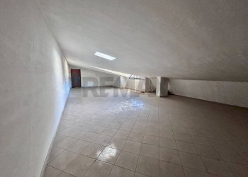 Stanza vuota - Trilocale Via Circumvallazione Parco Le Palme
 
105, Palma Campania - foto 29