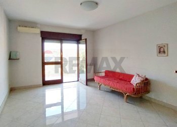 Soggiorno - Trilocale Via E.Ricci
 
1, Napoli - foto 4