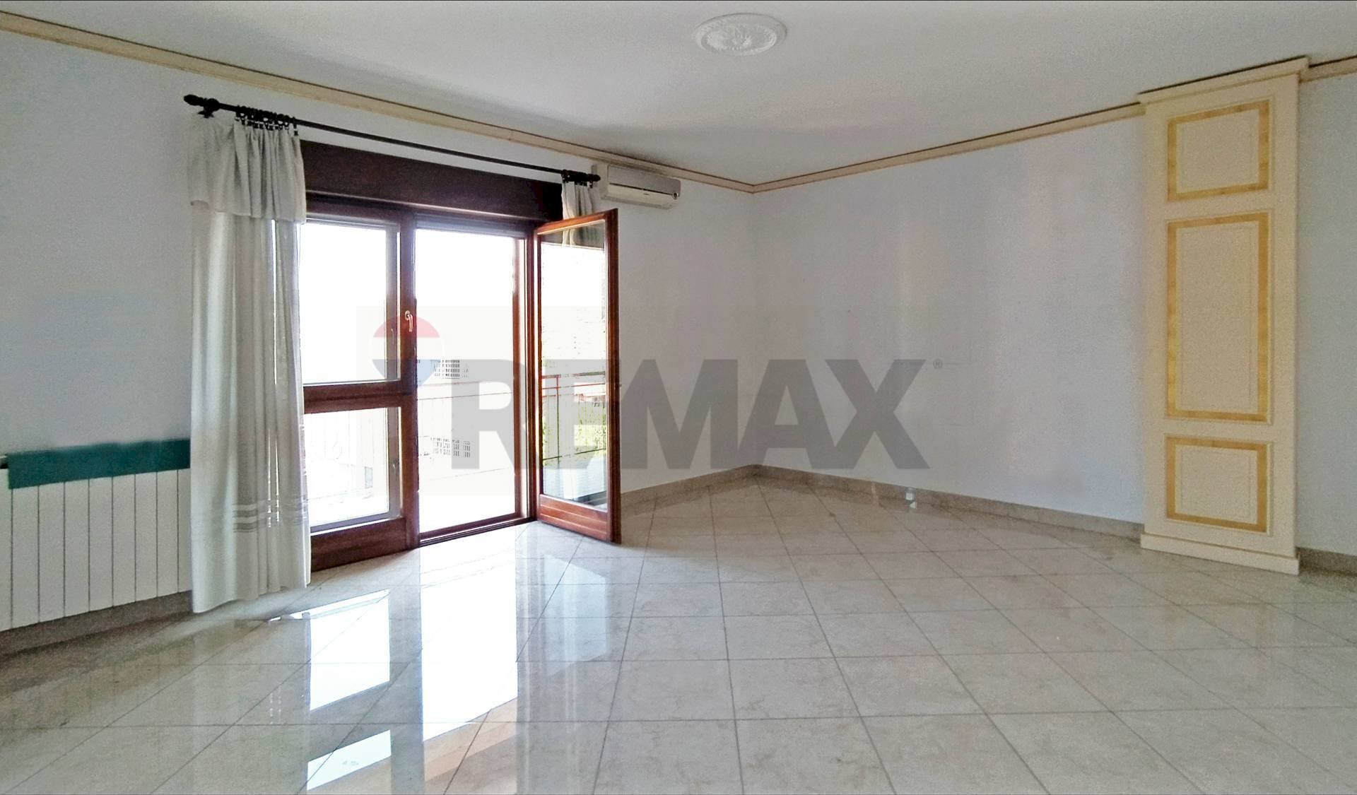 Stanza vuota - Trilocale Via E.Ricci
 
1, Napoli - foto 2