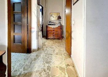 Hall / corridoio - Trilocale Via Nazionale
 
94, Cambiano - foto 10