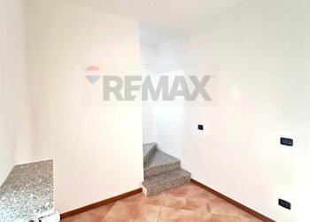 Stanza vuota - Casa indipendente vicolo cristoforo colombo
 
2, Romentino - foto 9