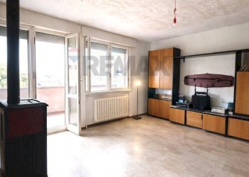 Soggiorno - Quadrilocale via manzoni
 
5, Cerano - foto 1