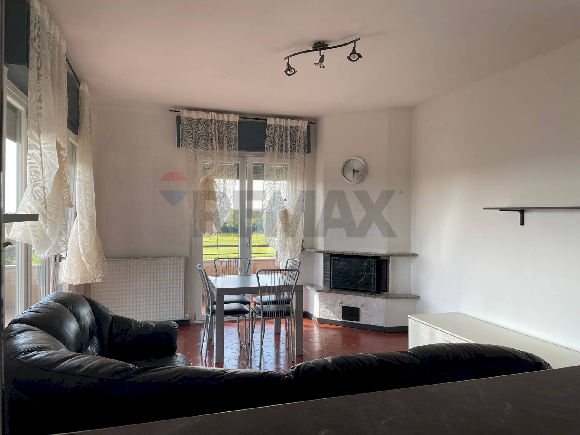 Sala da pranzo - Two-room apartment via Carola
 
14, Bellinzago Novarese - photo 1