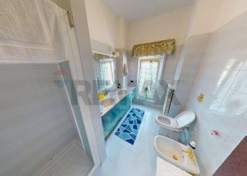 Bagno - Trilocale Via Ariosto
 
1, Pavia - foto 18