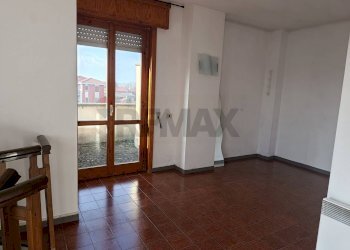 Stanza vuota - Bilocale via di vittorio
 
4, Travacò Siccomario - foto 10