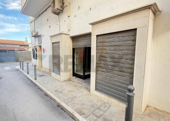 Terrazza - Locale Commerciale Via Valeri
 
3, Vieste - foto 3