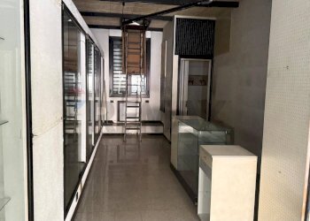 Soggiorno - Locale Commerciale Via Valeri
 
3, Vieste - foto 4