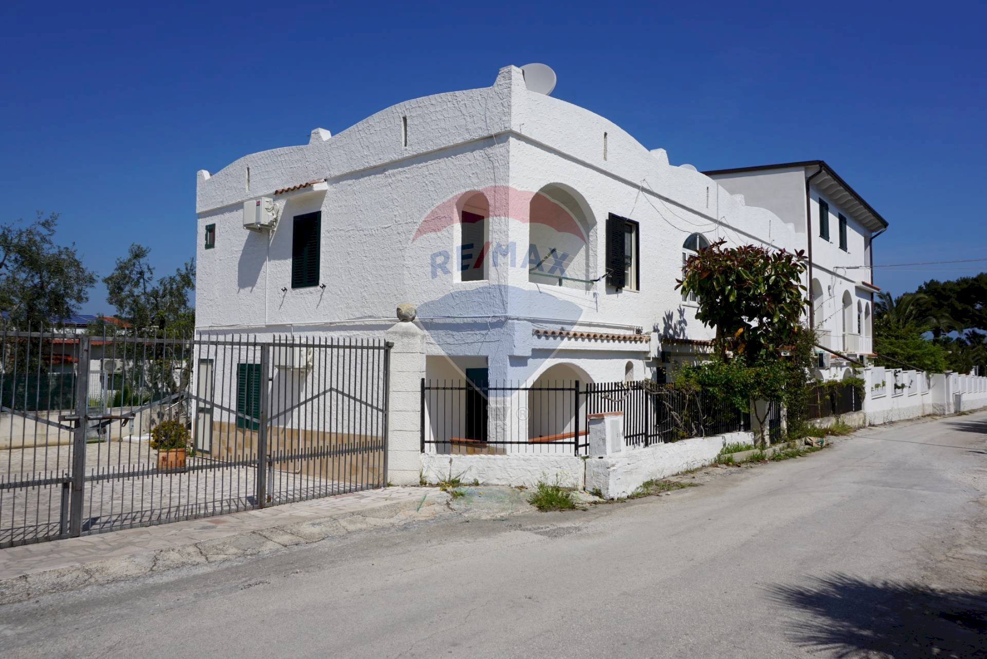 esterno - Quadrilocale Località Defensola
32, Vieste - foto 3