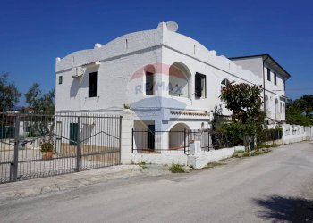 esterno - Quadrilocale Località Defensola
 
32, Vieste - foto 3