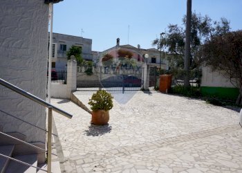 esterno - Quadrilocale Località Defensola
 
32, Vieste - foto 22