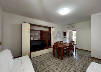 Sala da pranzo - Quadrilocale Località Defensola
 
32, Vieste - foto 4