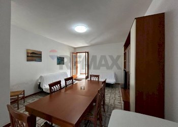 Sala da pranzo - Quadrilocale Località Defensola
 
32, Vieste - foto 5