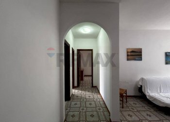 Hall / corridoio - Quadrilocale Località Defensola
 
32, Vieste - foto 9