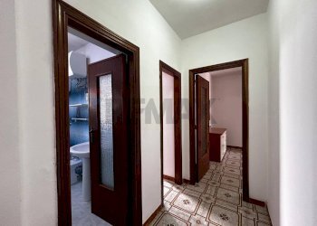 Hall / corridoio - Quadrilocale Località Defensola
 
32, Vieste - foto 10