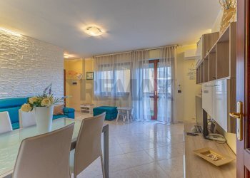 Sala da pranzo - Quadrilocale Via Lorenzo Bogino
 
18, Sassari - foto 3