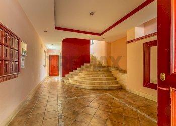 Ricezione / Lobby - Quadrilocale Via Lorenzo Bogino
 
18, Sassari - foto 32