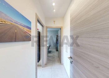 Hall / corridoio - Trilocale Via Cherubini
 
28, Seregno - foto 8