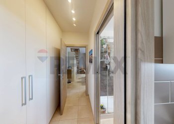 Hall / corridoio - Trilocale Via Cherubini
 
28, Seregno - foto 13