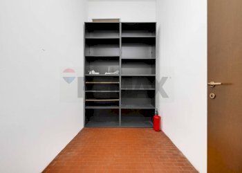 Cabina armadio - Negozio Via Volta, 1, Caronno Varesino - foto 14