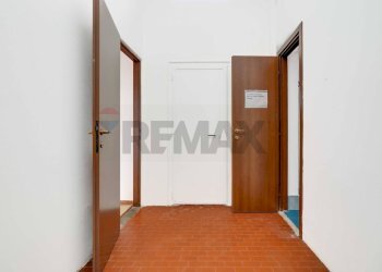 Hall / corridoio - Negozio Via Volta, 1, Caronno Varesino - foto 15