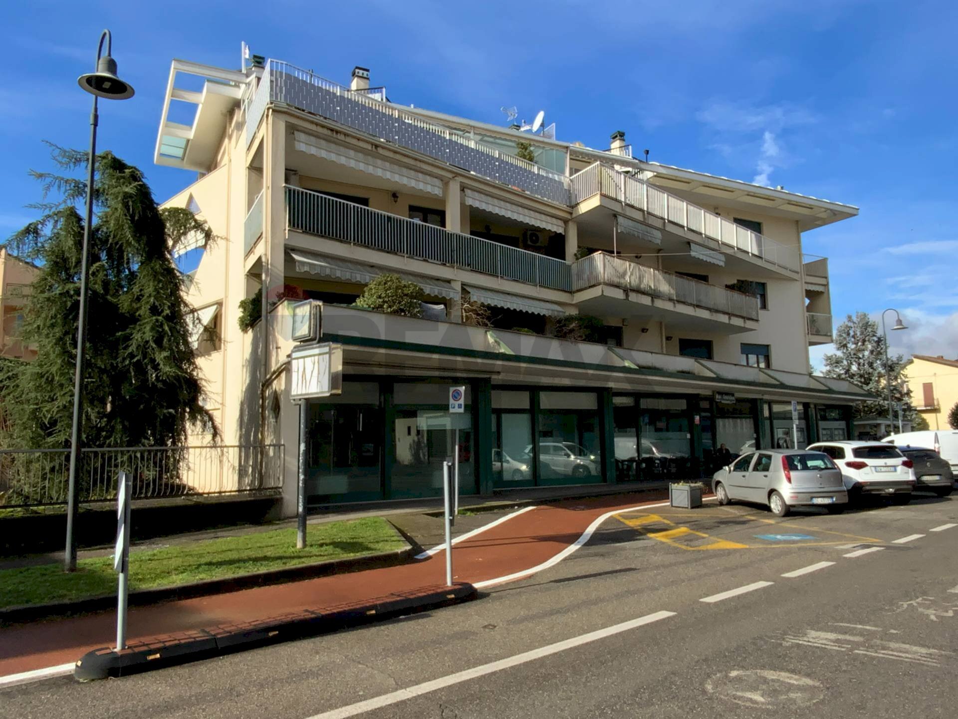 Edificio all\'aperto - Ufficio Via Roma
 
73, Cardano al Campo - foto 1