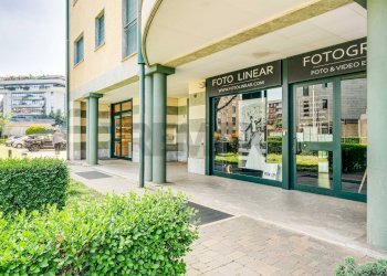 Edificio all\'aperto - Negozio Gallarate - foto 1