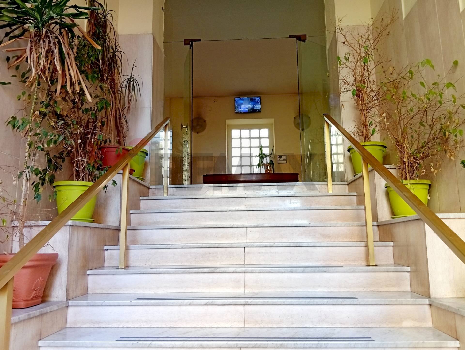 Ricezione / Lobby - Three-room apartment Via Gaetano Donizetti
 
5, Napoli - photo 2