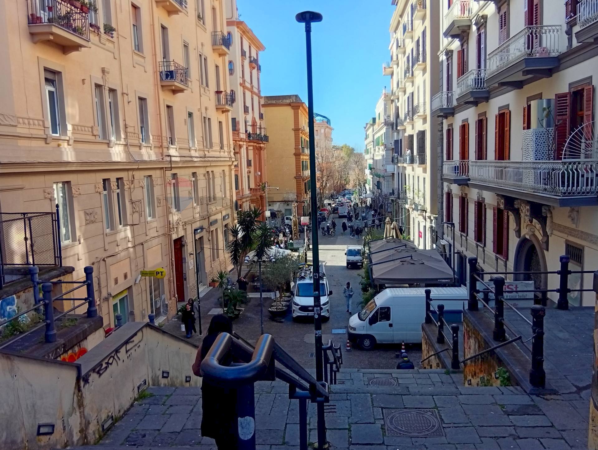 Edificio all\'aperto - Three-room apartment Via Gaetano Donizetti
 
5, Napoli - photo 3