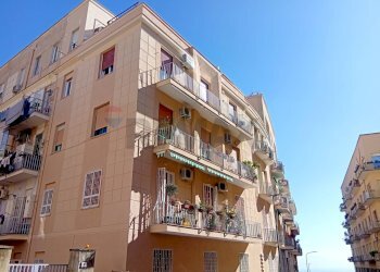 Edificio all\'aperto - Trilocale Via Gaetano Donizetti
 
5, Napoli - foto 4