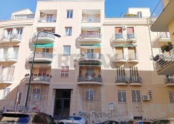 Edificio all\'aperto - Trilocale Via Gaetano Donizetti
 
5, Napoli - foto 5