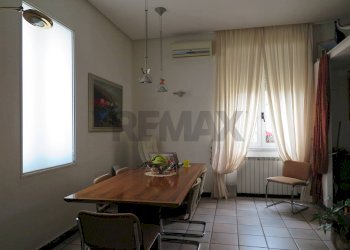 Sala da pranzo - Trilocale Via Gaetano Donizetti
 
5, Napoli - foto 22