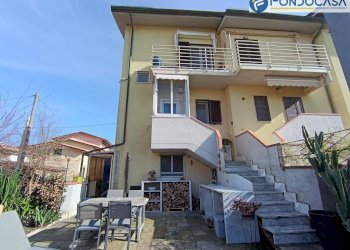 esterno - Independent house viale colombo, Carrara - photo 1