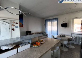 soggiorno con angolo cottura - Independent house viale colombo, Carrara - photo 10