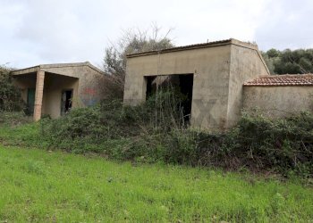 Casa all\'aperto - Rustico C.da cozzo di lupi
 
snc, Ragusa - foto 2