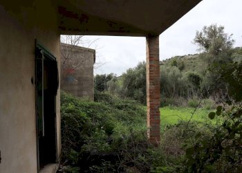 Vista delle montagne - Rustico C.da cozzo di lupi
 
snc, Ragusa - foto 13